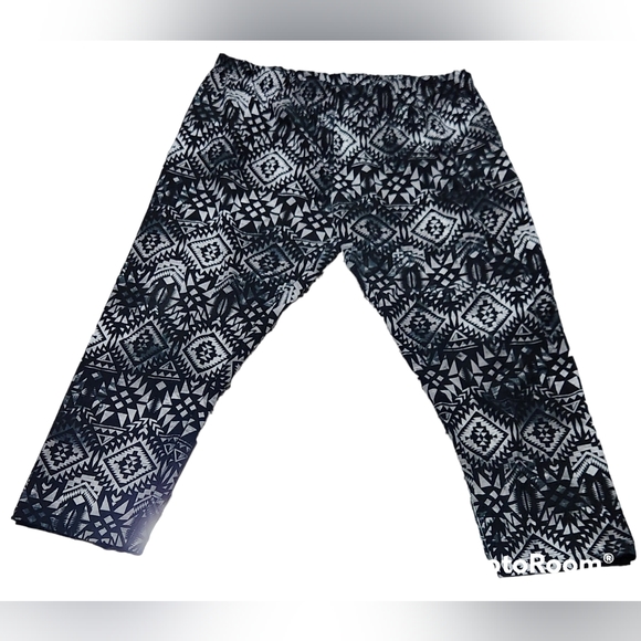 Capri Leggings, Geometric Design, sz 15/17 - Picture 2 of 4